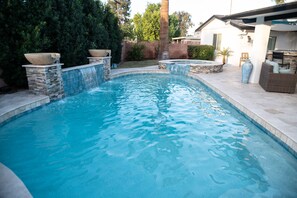 Piscina externa, piscina aquecida