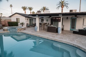 屋外プール、温水プール