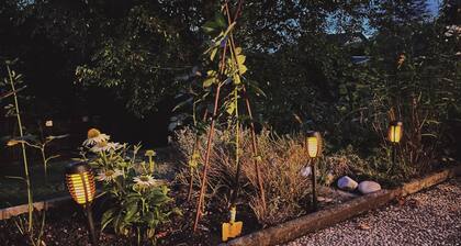 Haustierfreundliche Ferienwohnung "Bienenkorb" mit Garten, Kachelofen & WLAN