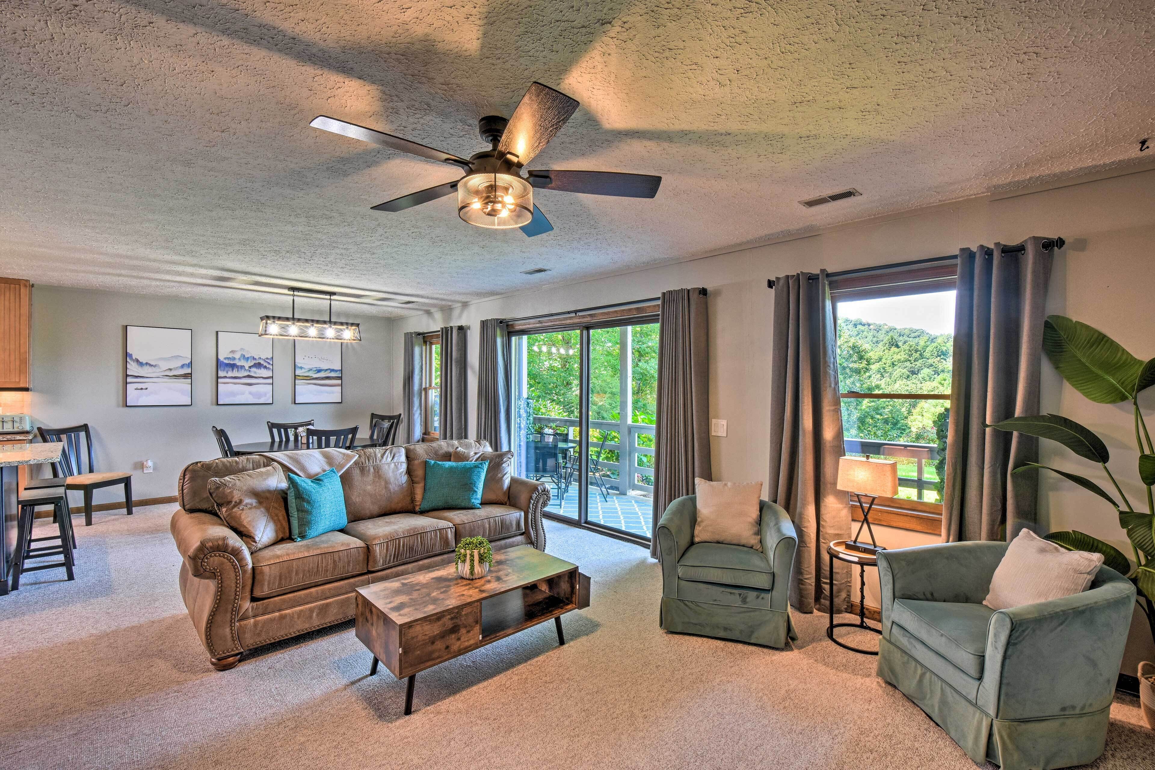 Stylish Sky Valley Condo with Club Amenities!