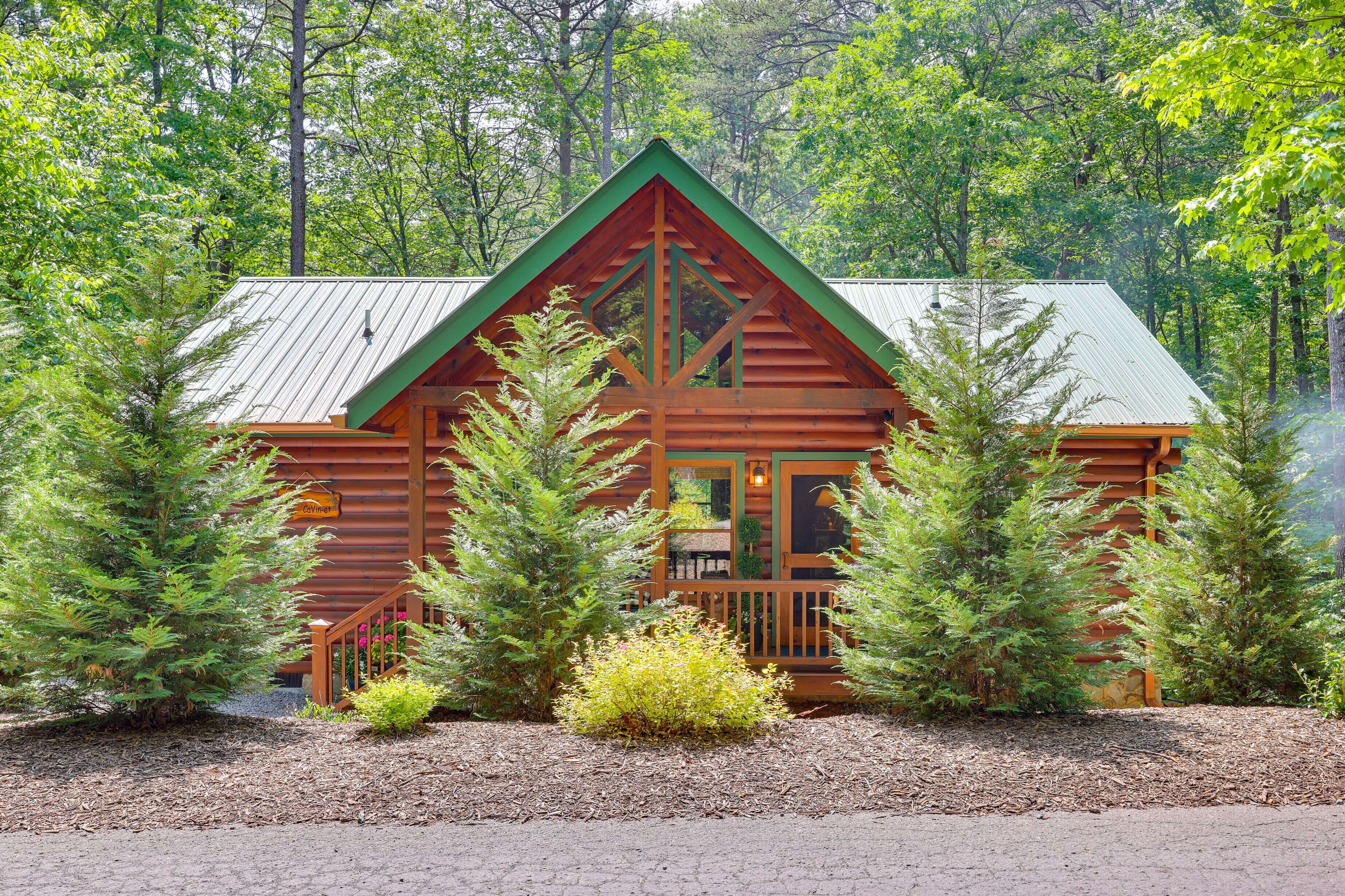 Dog-Friendly Getaway with King Suites & Hot Tub!