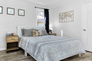 4 bedrooms, desk, iron/ironing board, WiFi