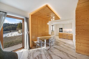 Dining - Apartment "Roda A Parte" with Mountain View, Wi-Fi & Garden (Vigo di Fassa)