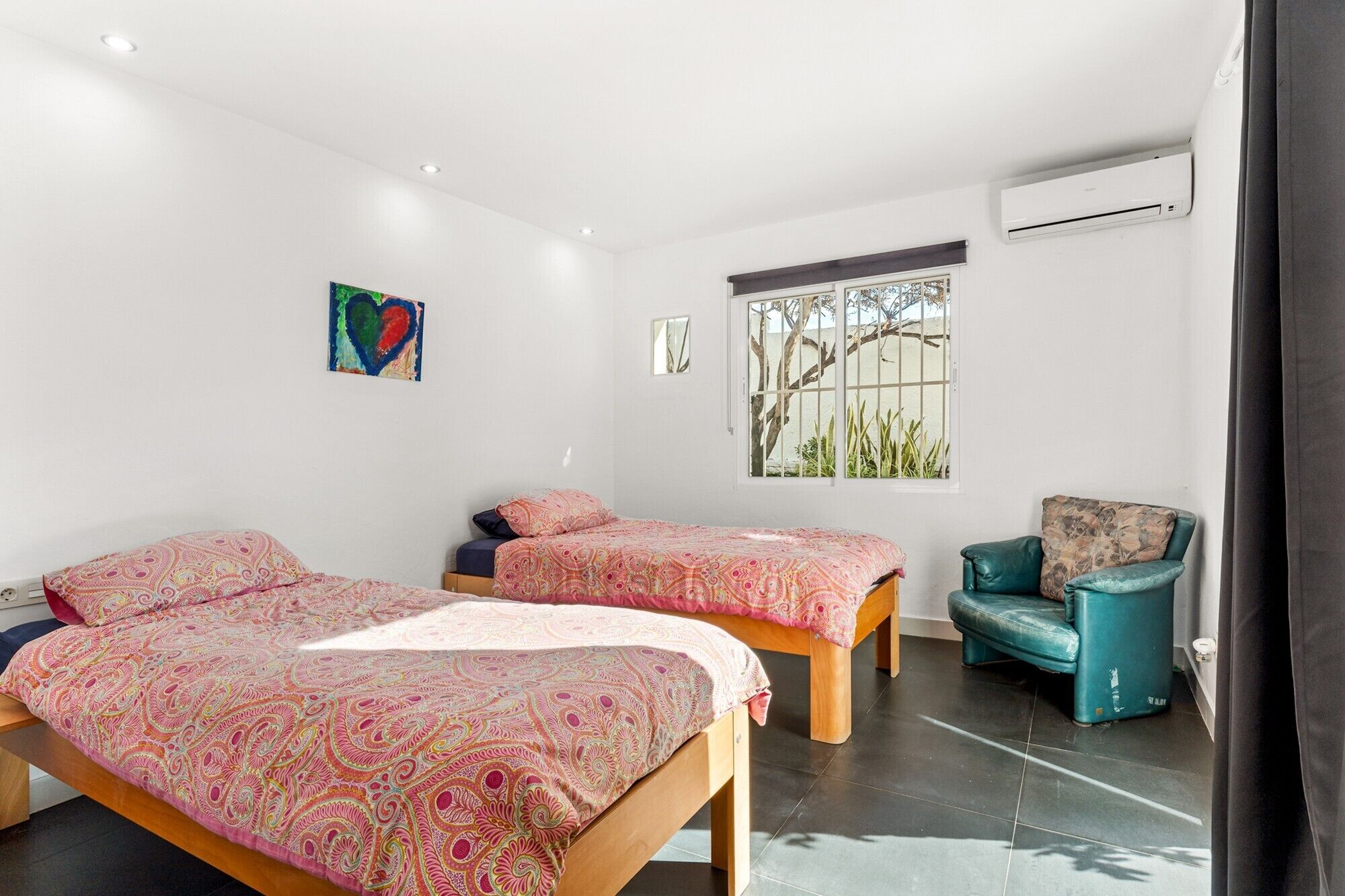 3 habitaciones, tabla de planchar con plancha y wifi gratis 