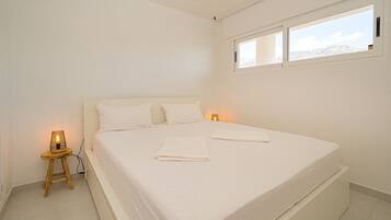 1 habitación, tabla de planchar con plancha, wifi gratis y ropa de cama