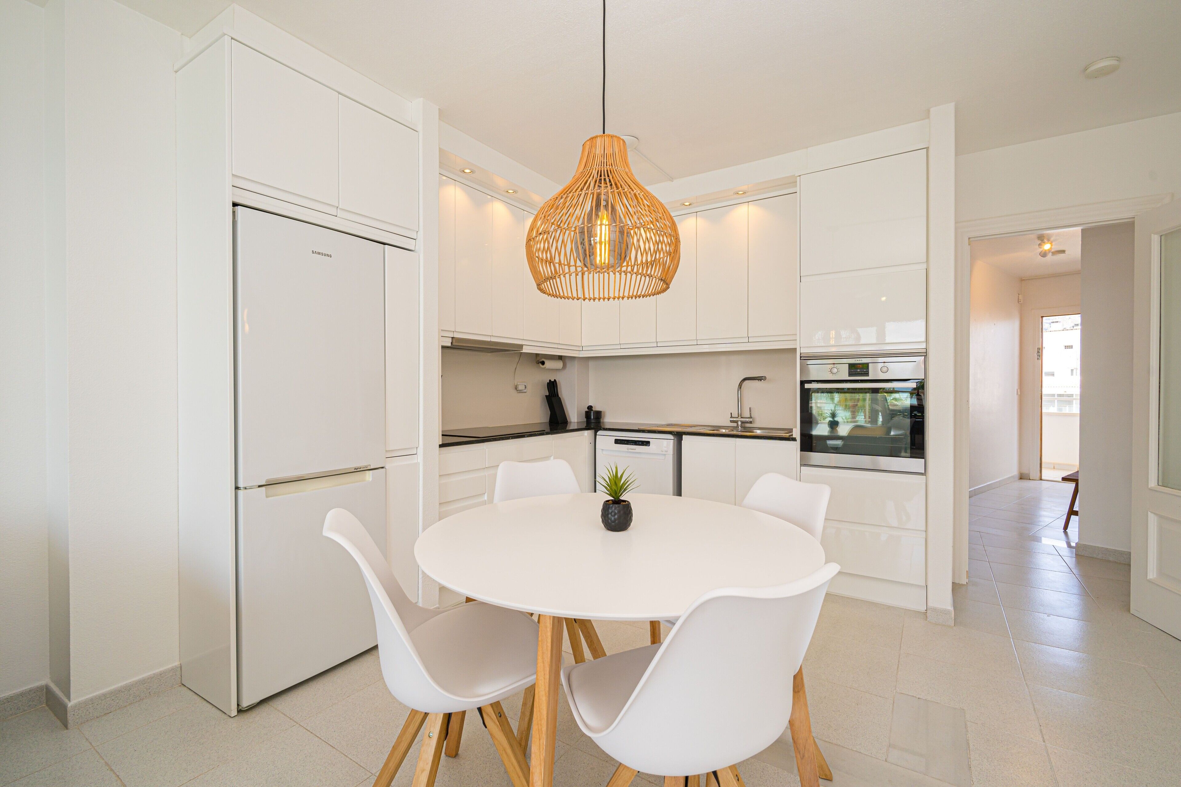 Refrigerador, microondas, horno, placa de cocina