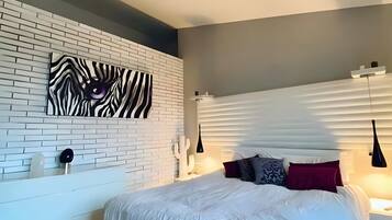 4 bedrooms, iron/ironing board, free WiFi, bed sheets