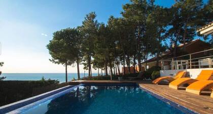 Moderne Villa mit Meerblick, Infinity Pool, Garten & WLAN