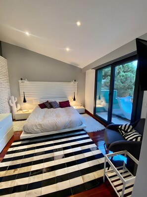 4 habitaciones, tabla de planchar con plancha y wifi gratis 