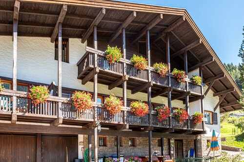 Apartment "Cesa Soramurat 3" with Mountain View, Balcony and Shared Garden