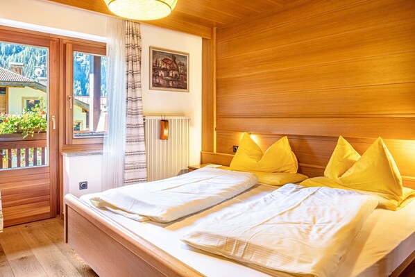2 habitaciones, tabla de planchar con plancha y wifi gratis 