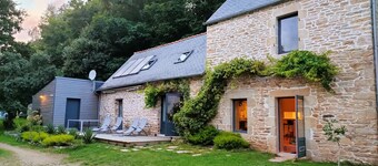18th century barn of the Kerguerhent mill, its river, forest and meadows. 
