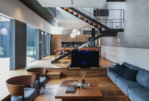 Villa de lujo, para no fumadores | 4 habitaciones, edredón, tabla de planchar con plancha y cunas