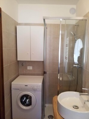 Shower, hair dryer, bidet, towels - "La Casina" Relax and Nature in Canal San Bovo (Trentino-Alto Adige)