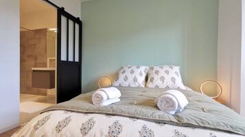 1 bedroom, iron/ironing board, travel crib, WiFi
