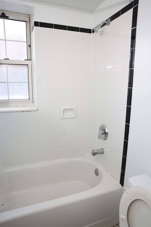 Lejlighed (2 Bedrooms) | Badeværelse | Hårtørrer, Sæbe, Shampoo