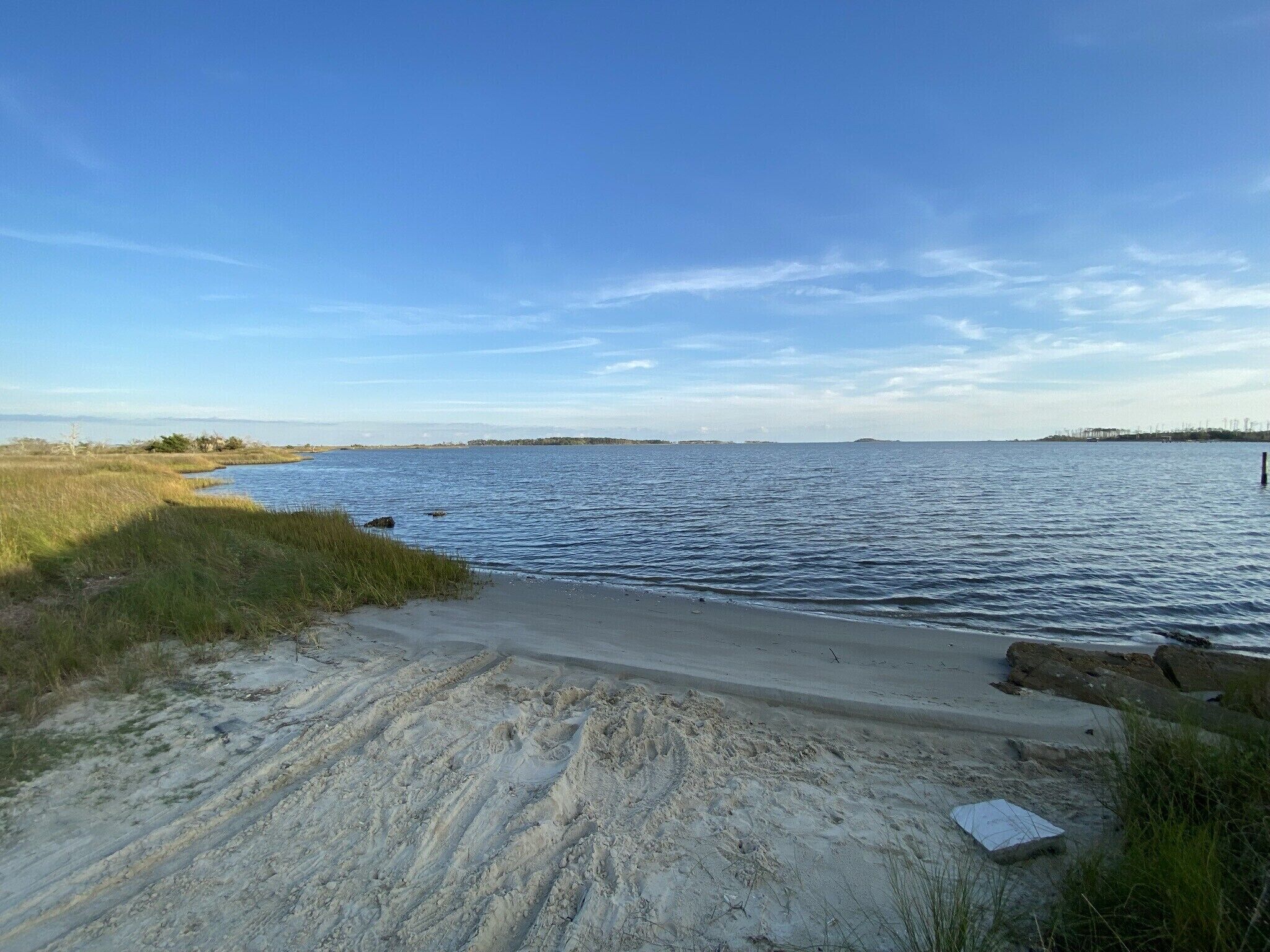 Plage à proximité, chaises longues, serviettes de plage