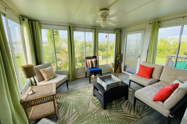 Smart-TV, Tischfußball, Tischtennisplatte