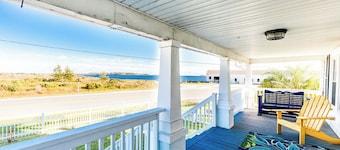 Water View & Access, Game Room~Sunrise~Beach~Kayak Fishing Sleeps 6