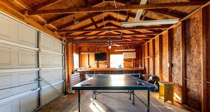 Water View&Access~ Game Room~Sunrise~Beach~Kayak Fishing~Close to Ferry~Sleeps 6