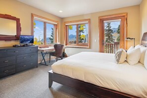 6 bedrooms, desk, iron/ironing board, travel cot