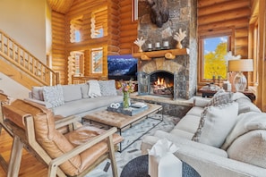 Smart TV, fireplace, video games, books - Amazing Days Lodge - 6 Bdrms, Ski-In-Ski-Out, Epic Views, Hot Tub, Firepit! (Mountain Village)