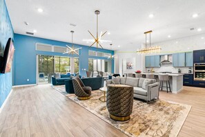 Smart-TV, Videospiele, Tischfußball, Tischtennisplatte