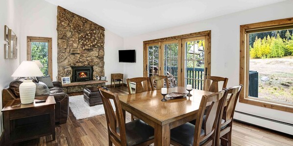 Condo, 3 habitaciones | Cocina privada | Refrigerador, horno, cafetera y tetera y tostadora 