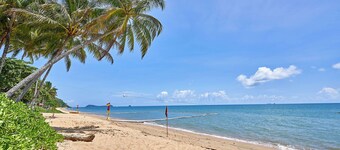 Costa Royale 3 Bedroom Beachfront Apartment