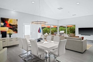 Dining - Spectacular Home in The Morrison w/ Private Pool (Palm Springs)