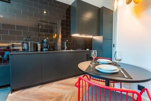 Dining - FLH Viola Market Studio III (Funchal)