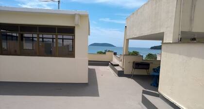 COZY BEACHFRONT PENTHOUSE IN UBATUBA.