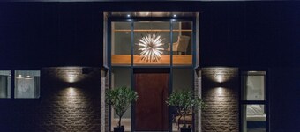 Old Harrow Barn - a barn with hot tub by Bloom Stays, sleeping 10 guests in 5 bedrooms