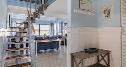 Marsh Haven - Beautiful marsh view, center island, walk to the beach, 236 Tennis Villa