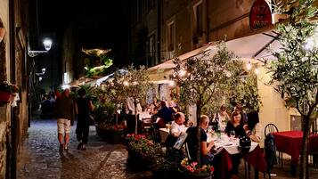 Ristorazione all'aperto