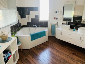 Badewanne, Haartrockner