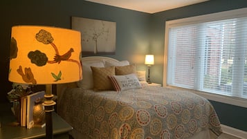 1 dormitorio, tabla de planchar con plancha, wifi y ropa de cama