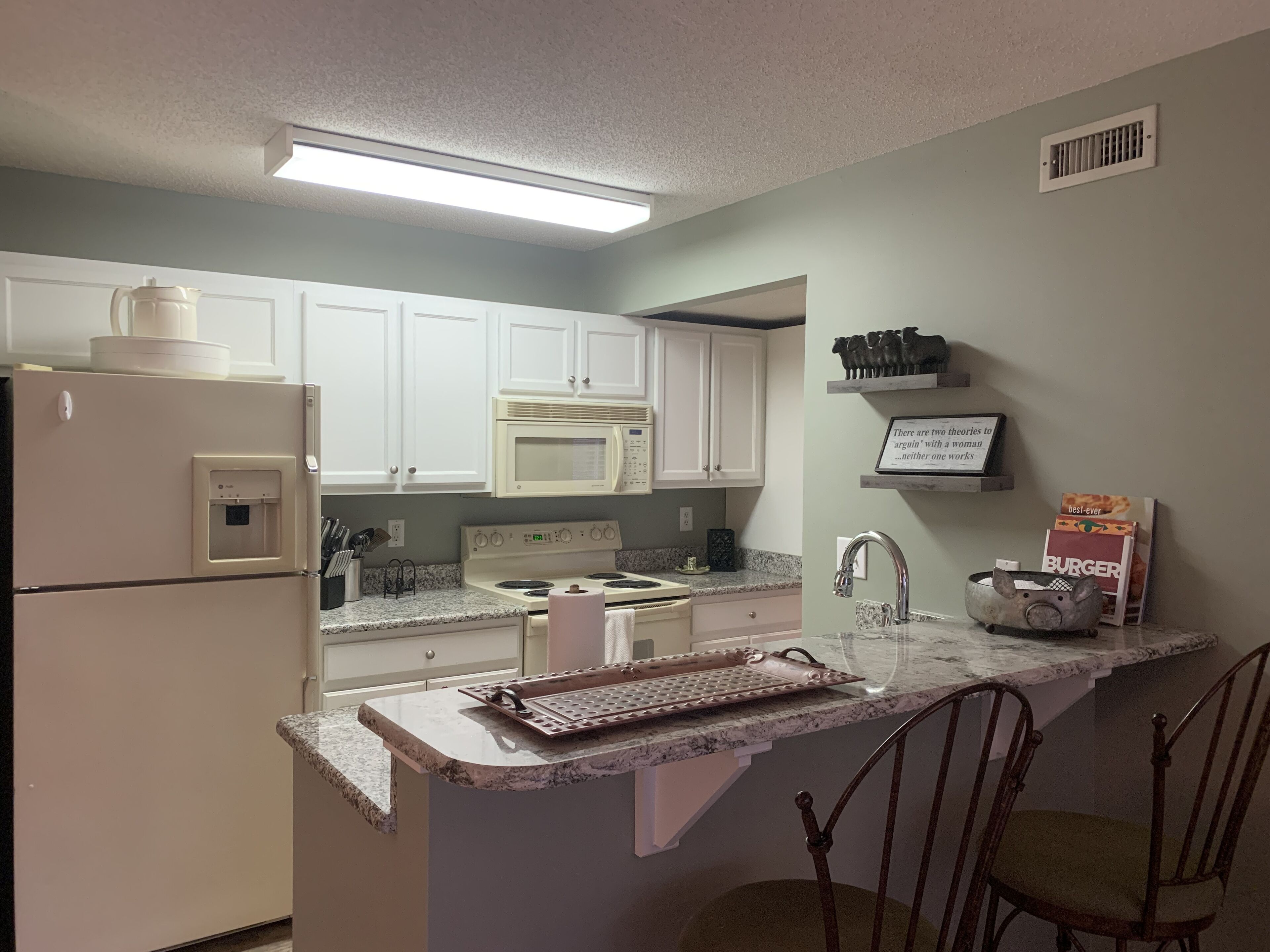 冰箱、微波炉、烤箱、炉灶