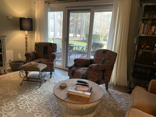 Inner Banks Condo With Golf Course and Marina Access