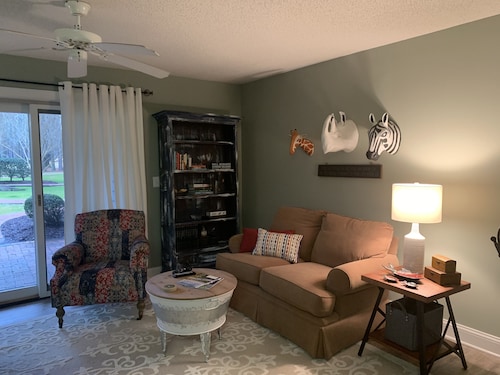 Inner Banks Condo With Golf Course and Marina Access