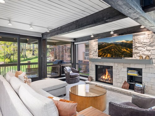 Top of the Village - Leaf 902