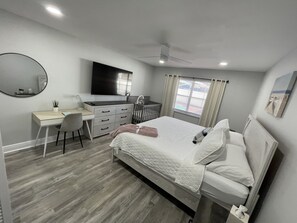 4 habitaciones, tabla de planchar con plancha, wifi y ropa de cama 