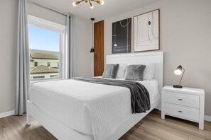 5 bedrooms, travel cot, WiFi, bed sheets