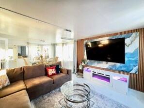 TV, fireplace - LUXE ZEN WATER King Heated Pool,Hot Spot (Hallandale Beach)