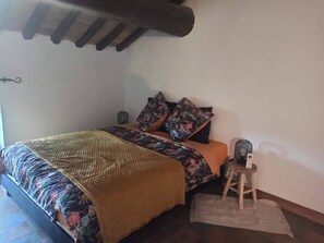 2 quartos, ferros/tábuas de passar roupa, Wi-Fi de cortesia