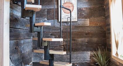 Owl's Nest - Treehouse -2mi. from falls trailhead