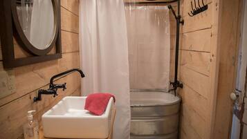 Secador de pelo, toallas