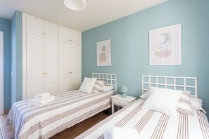 2 bedrooms, iron/ironing board, travel cot, WiFi - Home2Book Los Sauces Apt, Los Cristianos (Los Cristianos)