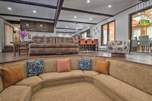 Smart TV, fireplace, video games, books