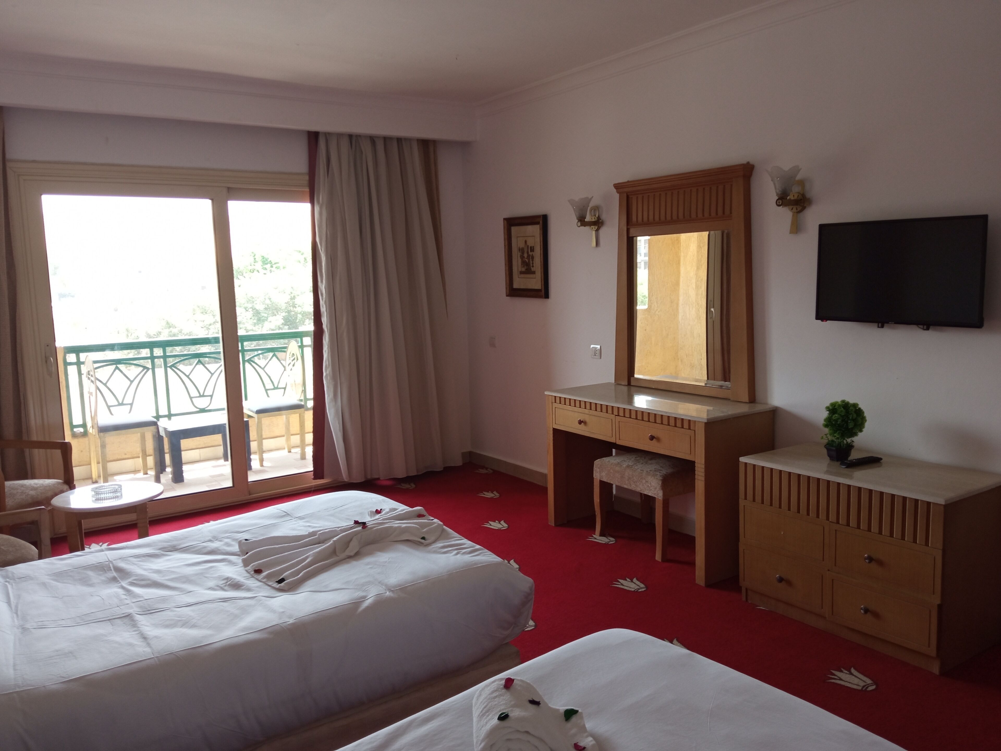 Egyptian cotton sheets, premium bedding, down duvets, pillow-top beds
